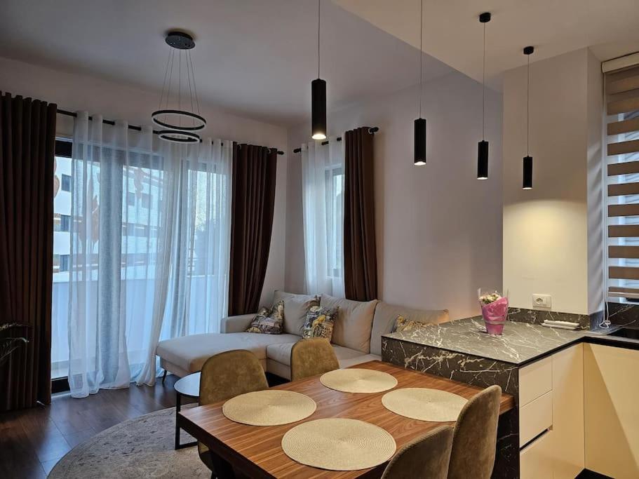 Ferienwohnung Deluxe Flat With Garden_Tirana Exterior foto